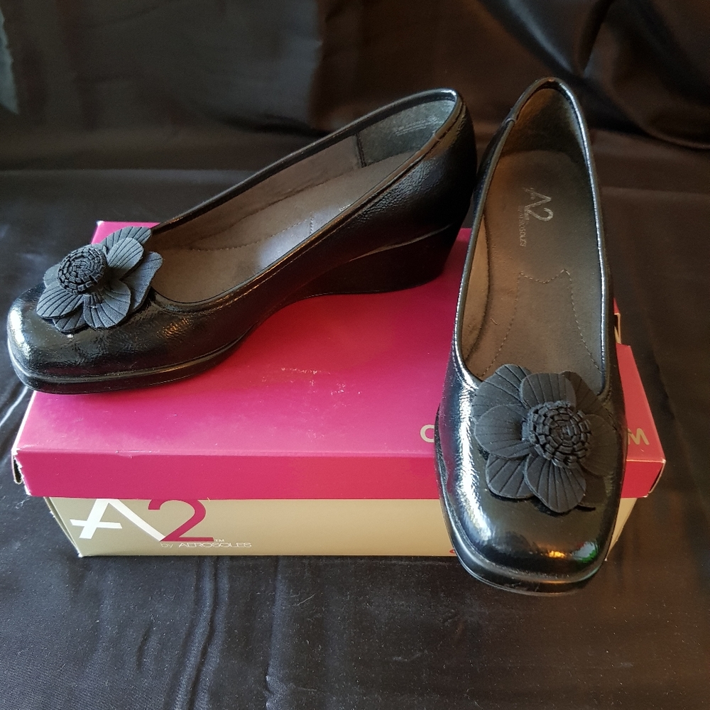 Shoes - Picture 2 of 6